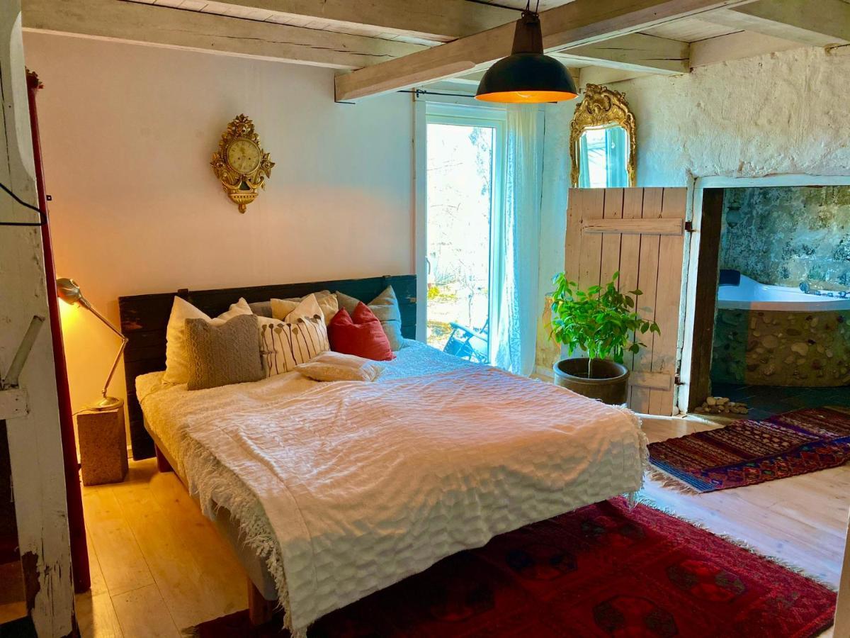 Romantic Spa Villa With Fireplace By The Lake Stjarnsund Luaran gambar