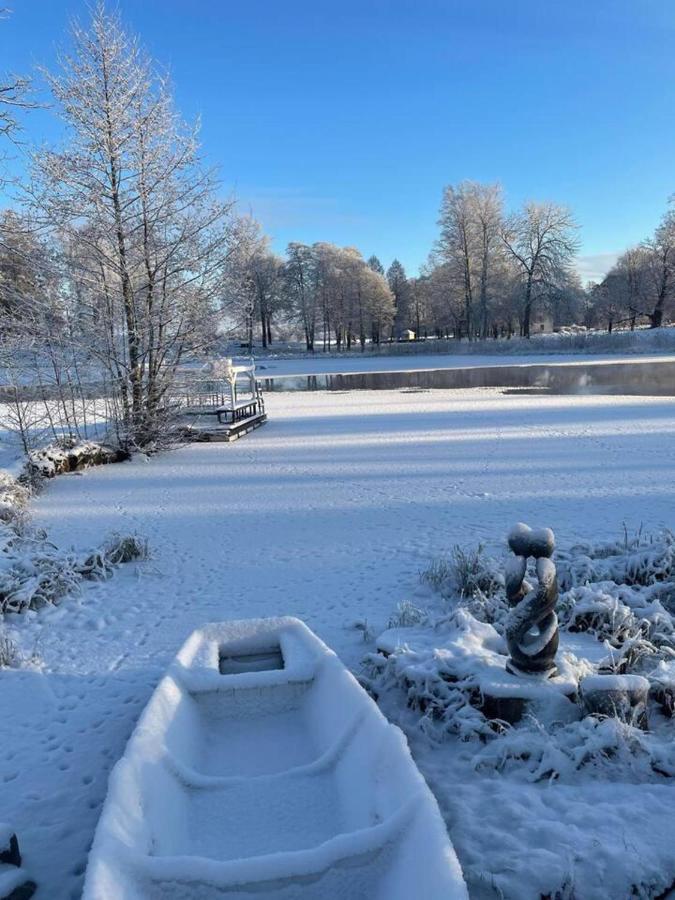Romantic Spa Villa With Fireplace By The Lake Stjarnsund Luaran gambar
